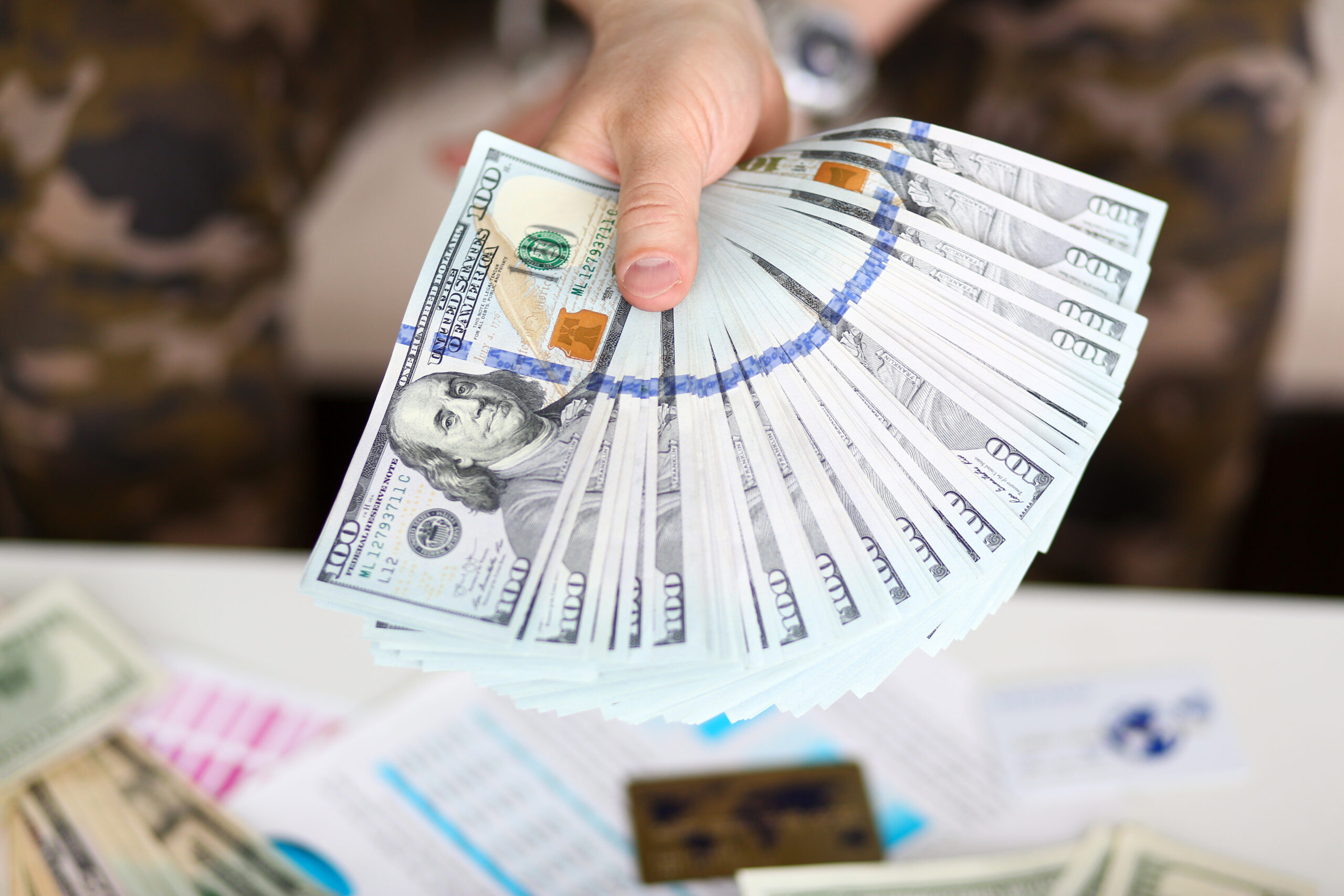 Man hold a cash