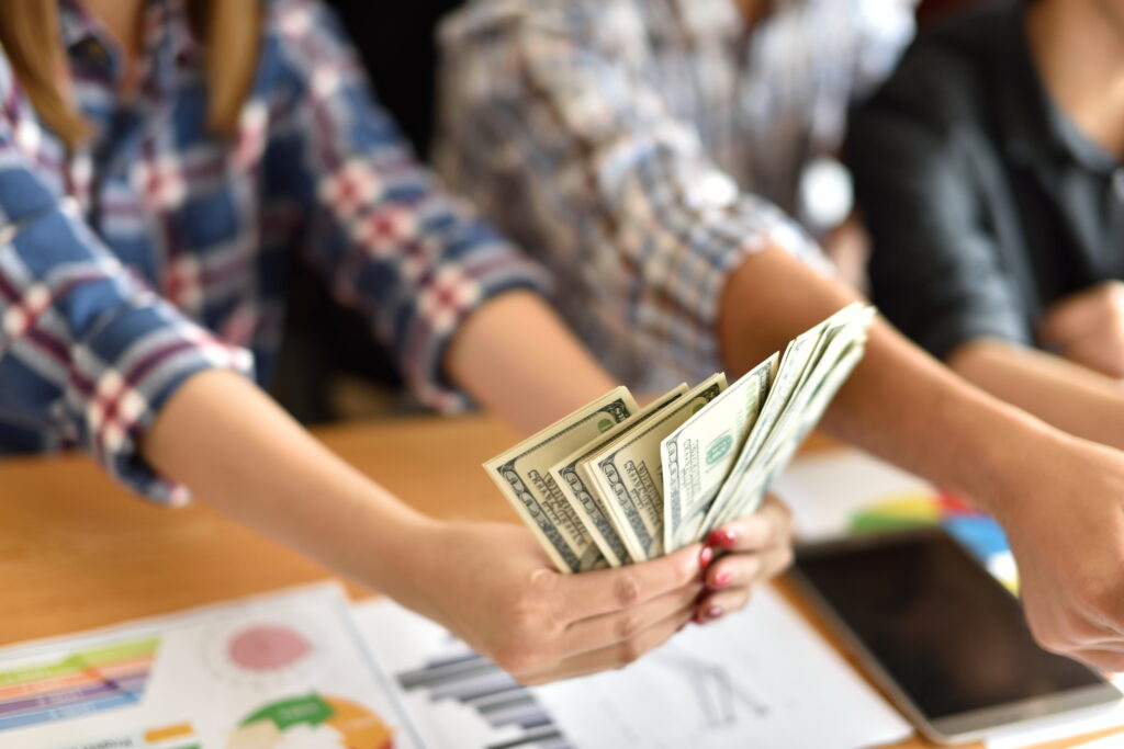 Real-Time Exchange Rates, Real-Time Love: Send Money Smarter This Holiday Season with Cheque Express