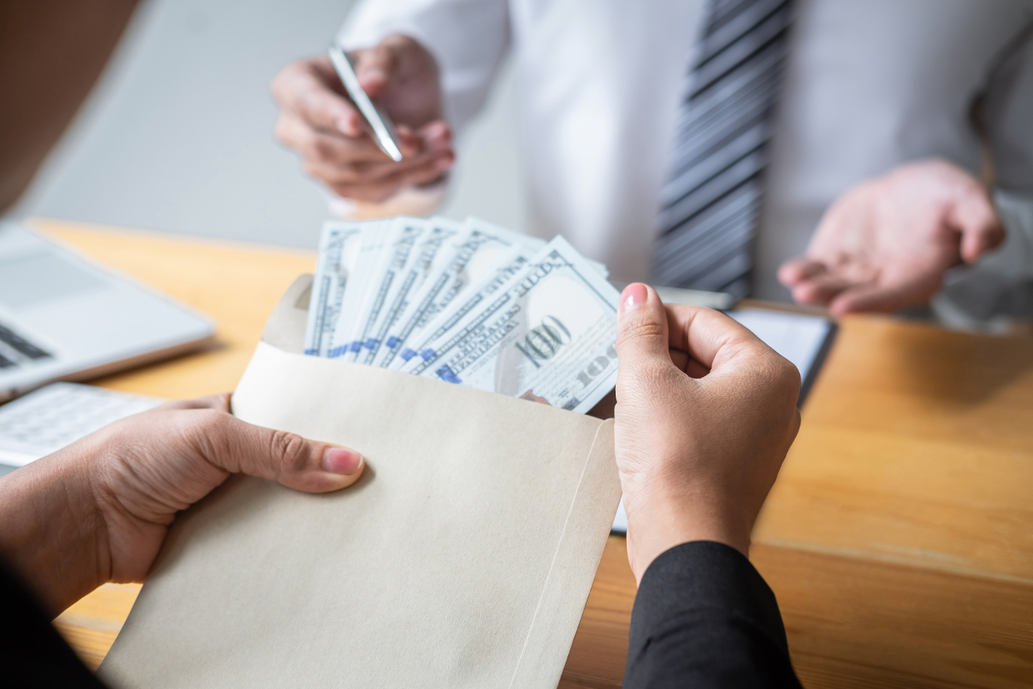 Why Small Business Owners Rely on Check Cashing Services